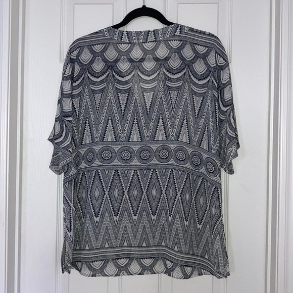 H&M Blouse - Picture 2 of 2